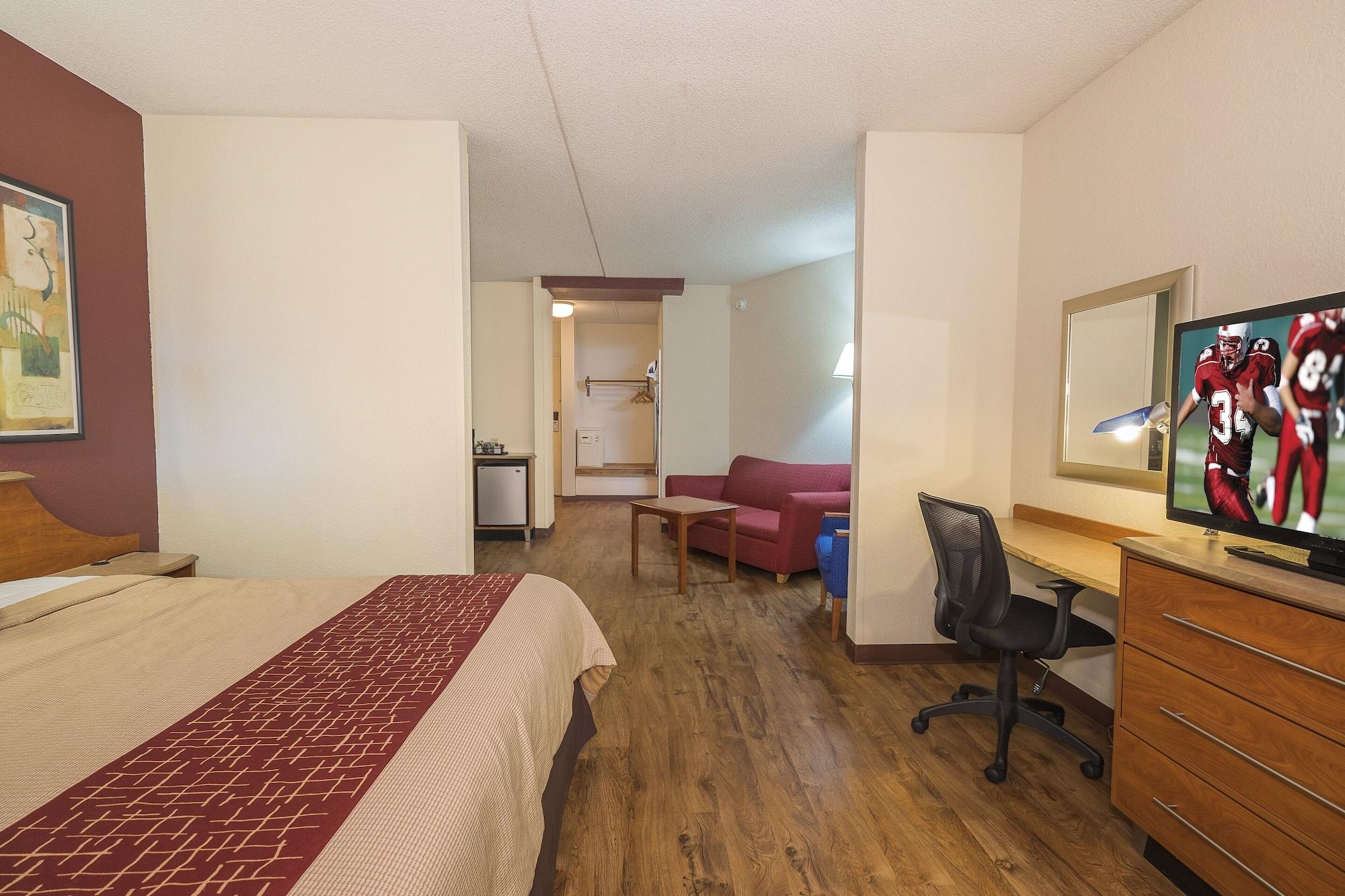 Red Roof Inn & Suites Cleveland - Элирия Экстерьер фото