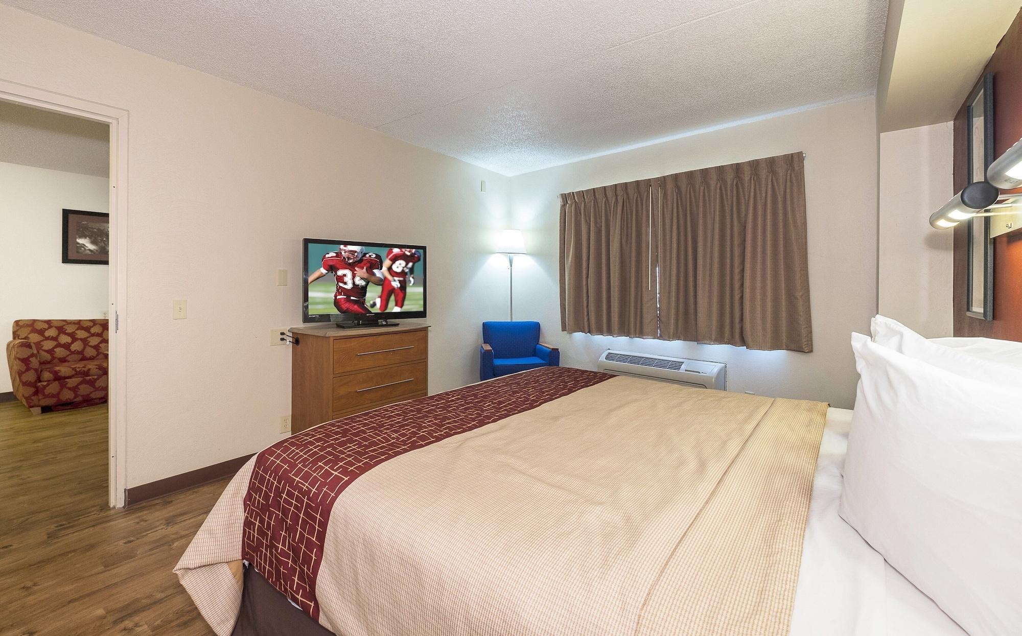 Red Roof Inn & Suites Cleveland - Элирия Экстерьер фото