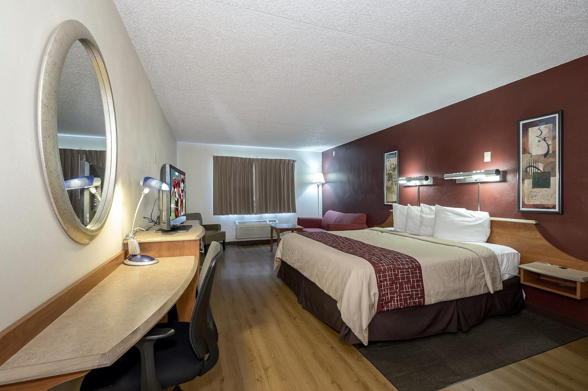 Red Roof Inn & Suites Cleveland - Элирия Экстерьер фото