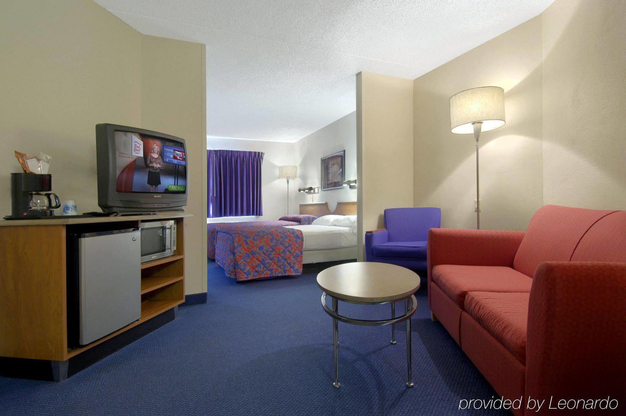 Red Roof Inn & Suites Cleveland - Элирия Экстерьер фото