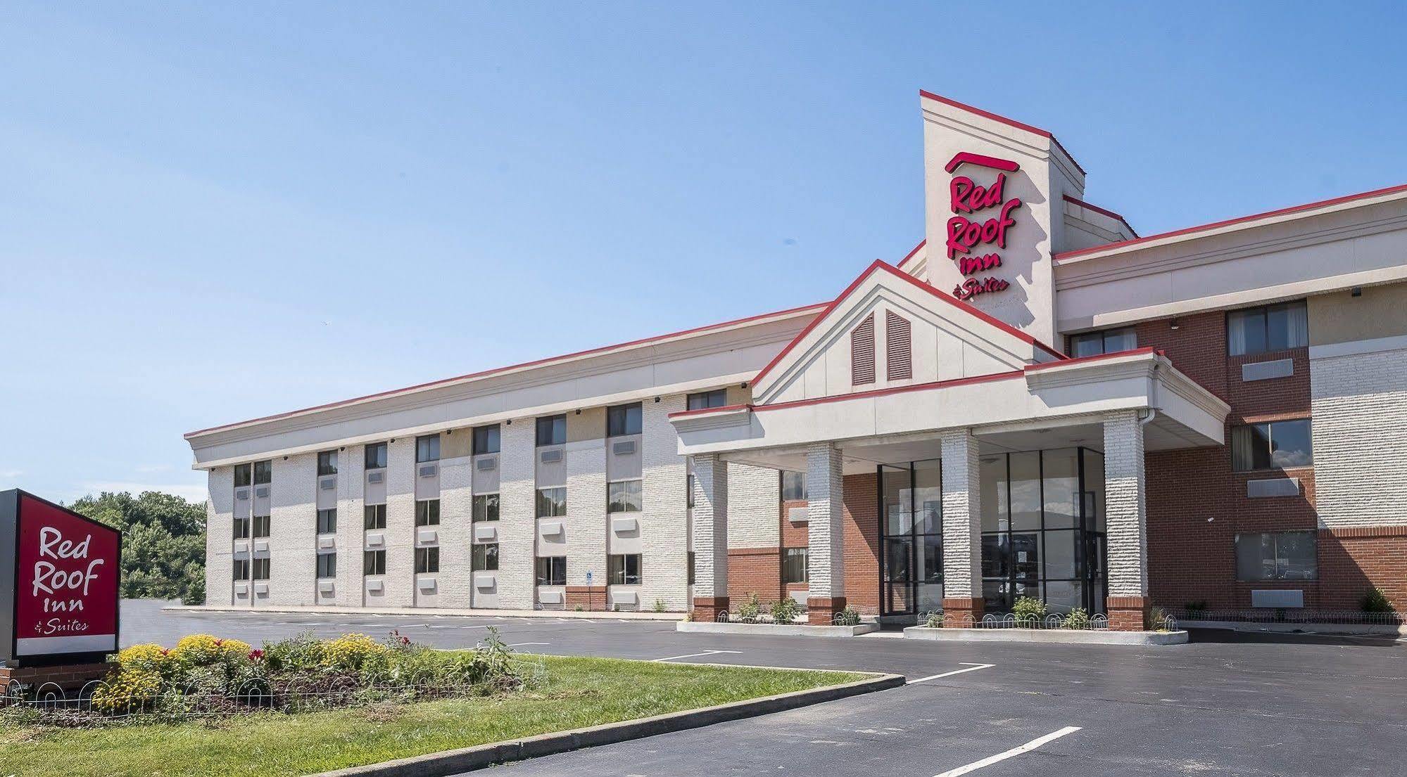 Red Roof Inn & Suites Cleveland - Элирия Экстерьер фото